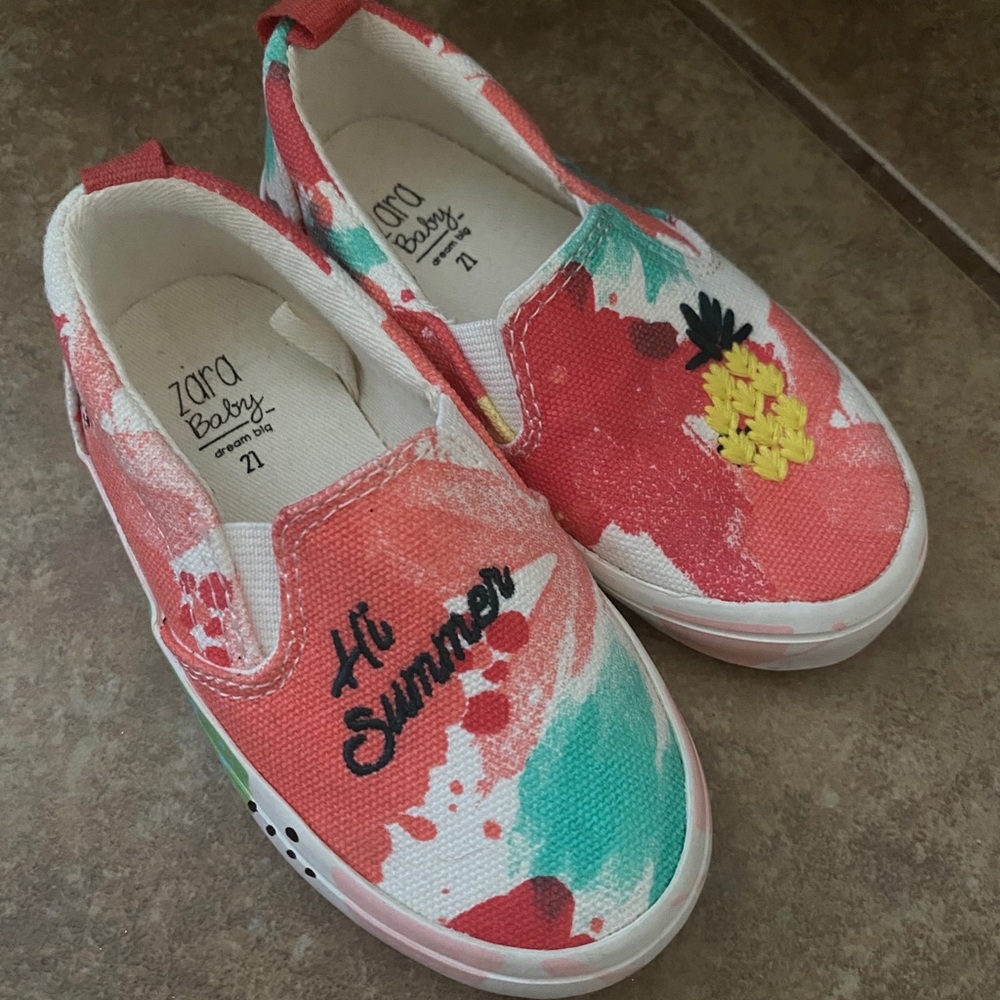 Zara Toddler Shoes Sz EU 21